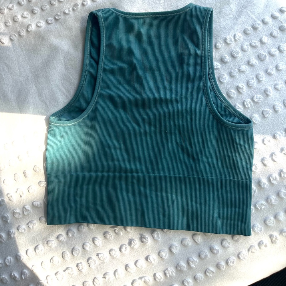Athleta workout top - Picture 2 of 2